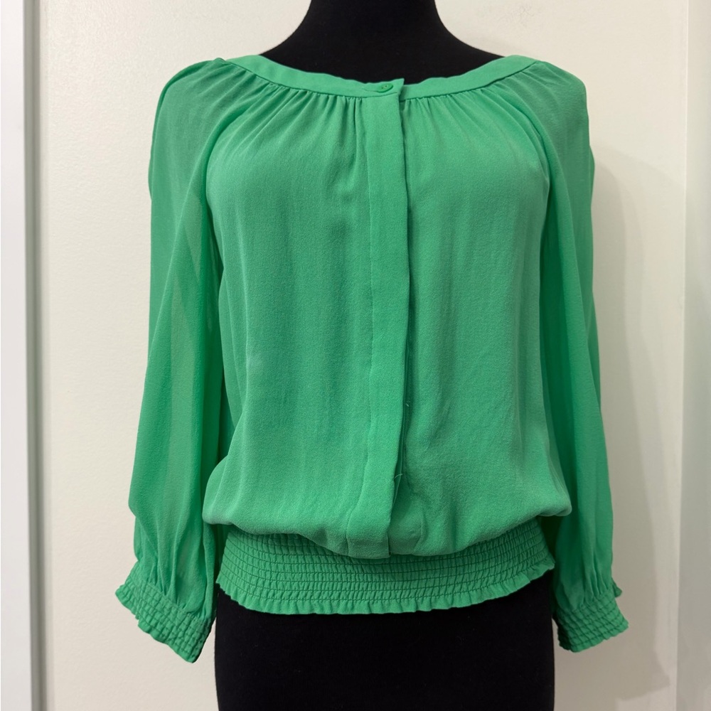 Alice + Olivia Emerald Green 3/4 Sleeve Smoked Hemline Top XS (Small Flaw)